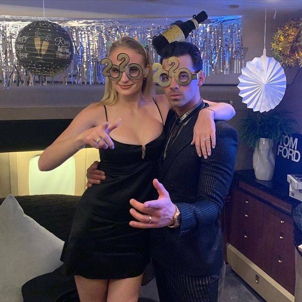 Sophie-Turner-and-Joe-Jonas-in-2020-specs-for-the-eve-celebration