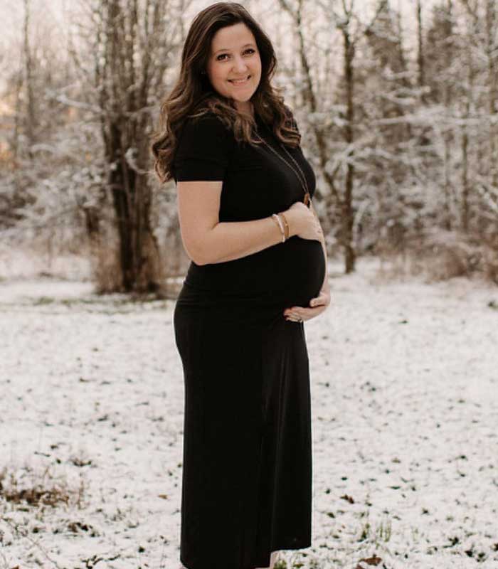 Pregnant Tori Roloff Shares Adorable Family Photo with Her Kids in Matching Outfits